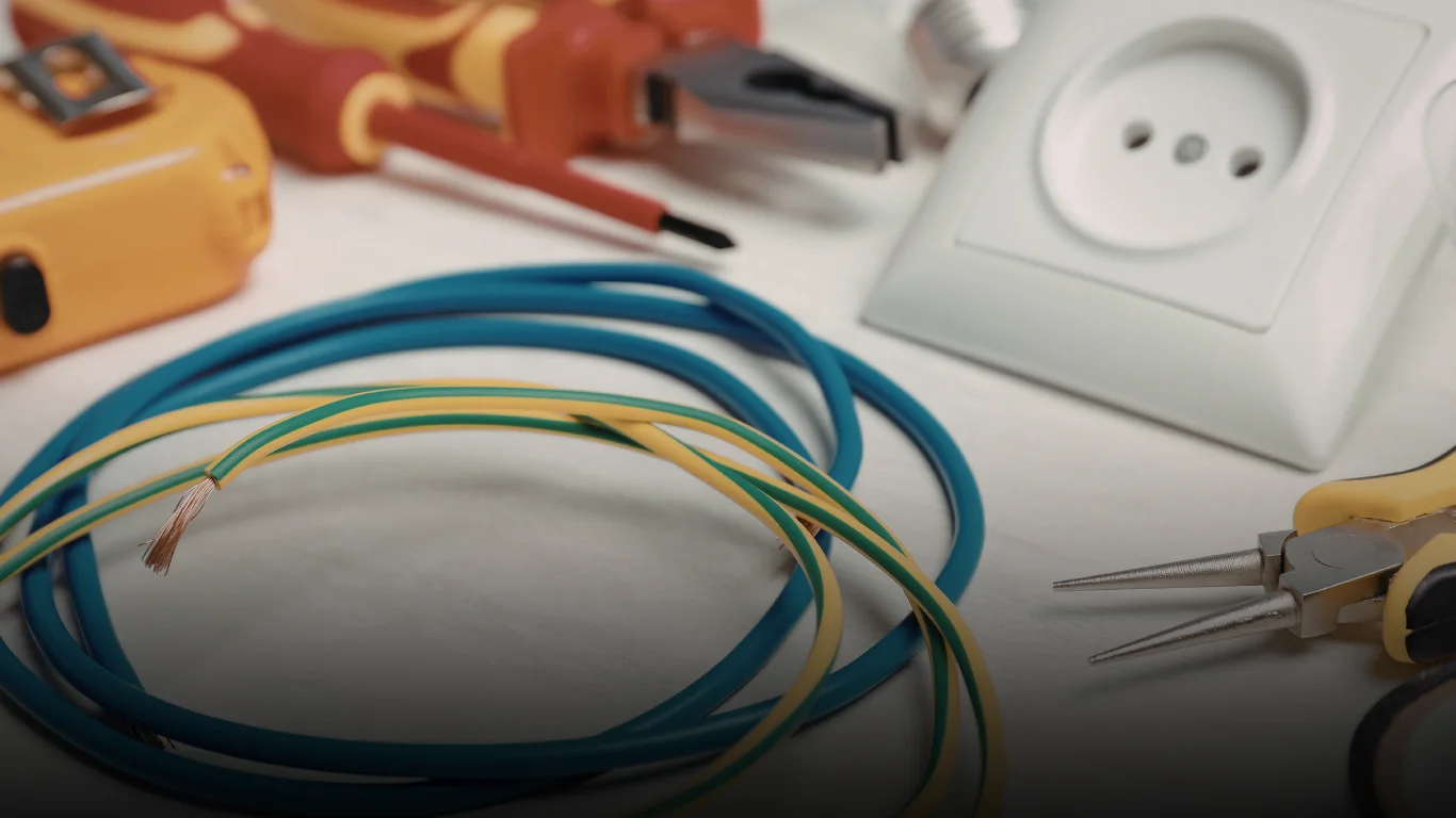 كيف ينجح كهربجي منازل السالمية في تقديم حلول كهربائية متكاملة؟