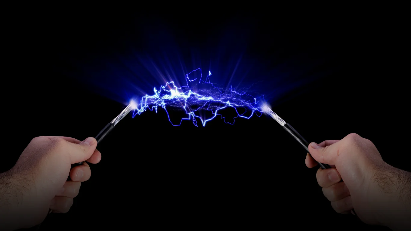 كيف يتعامل فني كهربائي هندي مع الأعطال الكهربائية باحترافية؟