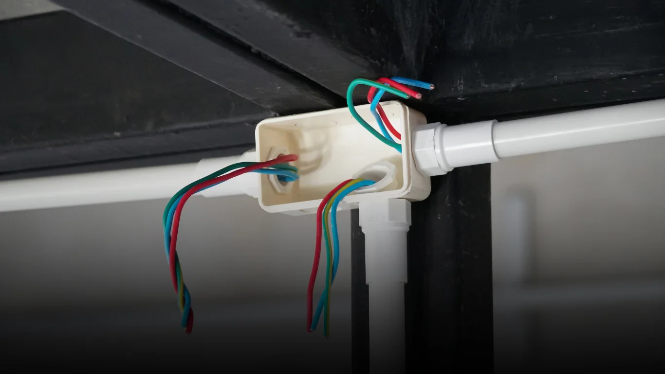 كيف يضمن كهربائي منازل الكويت تشغيلًا آمنًا ومستقرًا للكهرباء؟