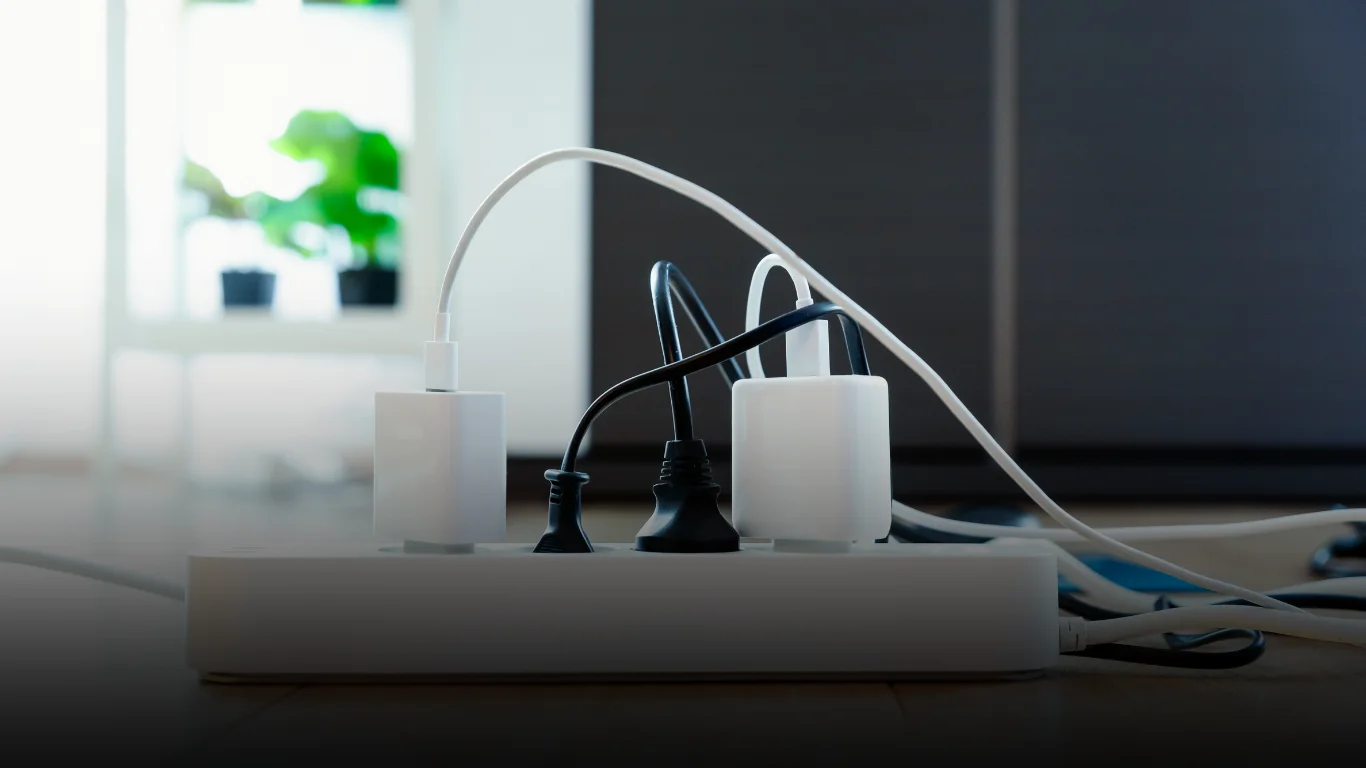 لماذا تحتاج إلى معلم كهربائي محترف لصيانة وتركيب الكهرباء؟